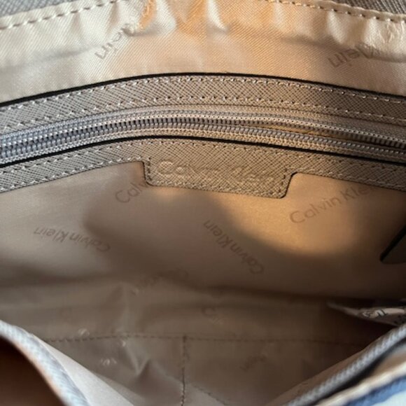 Calvin Klein leather bag. - Picture 4 of 4